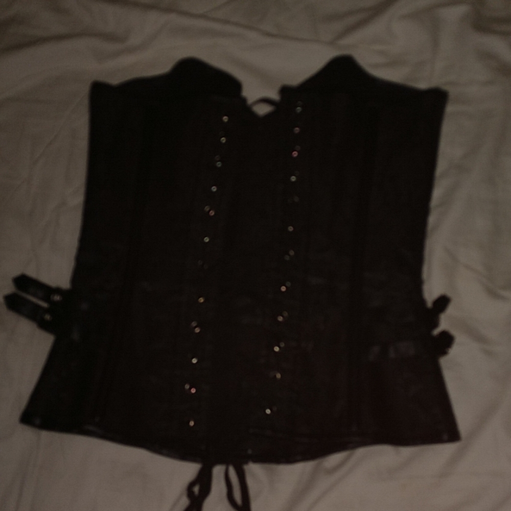 Black Corset - Picture 2 of 3